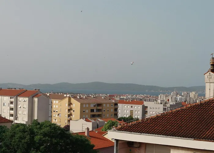 Ivoni Seaview Апартаменты *